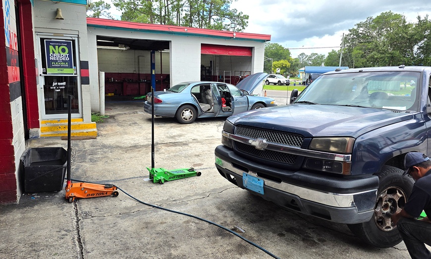 Image 3: Up to 60% Off on Tire balancing service at Los Brothers Tires