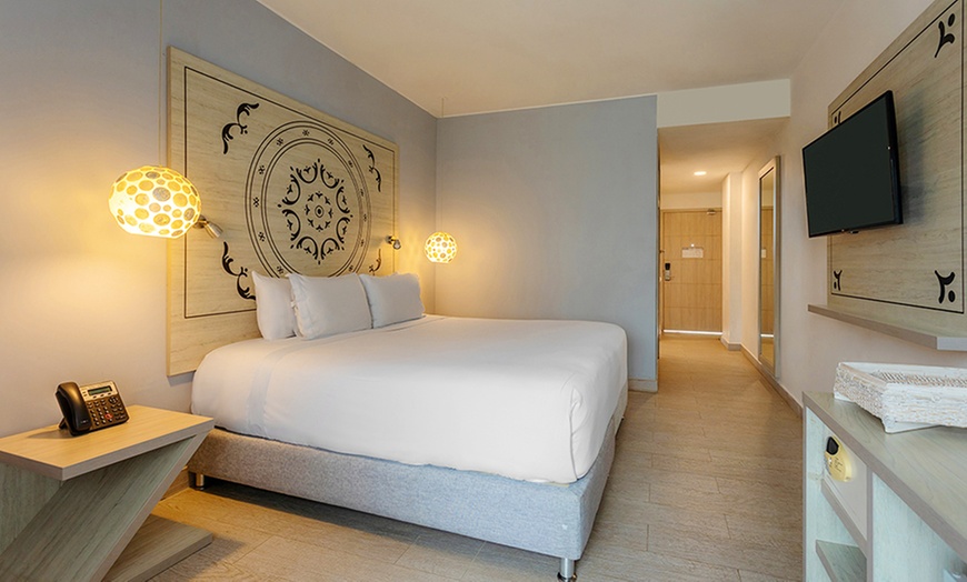 Image 4: ✈ 5-Night Part All-Incl. Colombia Vacation from Travel by Jen