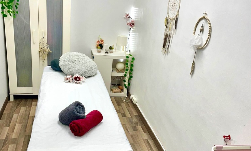 Image 3: 1 o 3 sesiones de 60 minutos de masaje relajante corporal para 1 