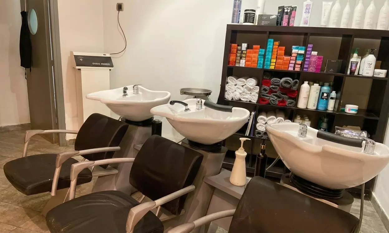 Sesión de peluquería con corte y opción a mascarilla y color para 1