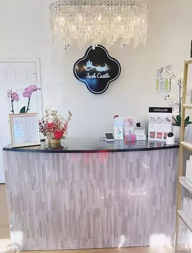 60/90 Swedish or Deep Tissue Massage & Essential Oil &Scalp Treatment