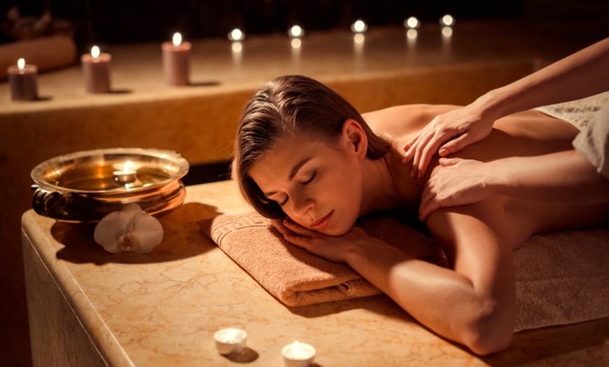 Image 8: One-Hour Abhyanga Oil Massage