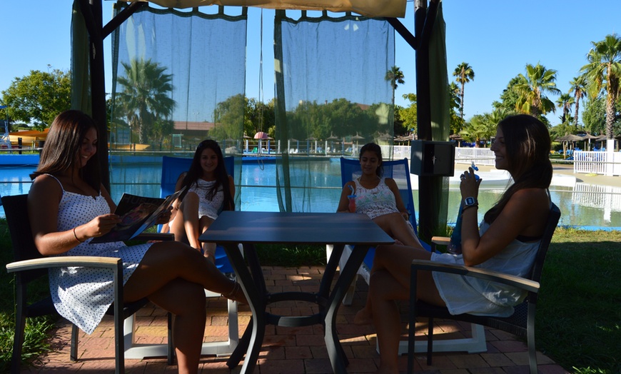 Image 4: Adrenalina y diversión en Aquópolis Cartaya: entrada júnior o adulto