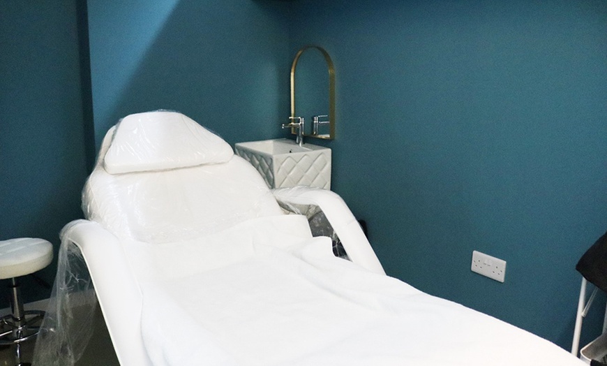 Image 1: Korean Head Spa, Oil Treatment, Neck & Shoulder Spa treatment,& More