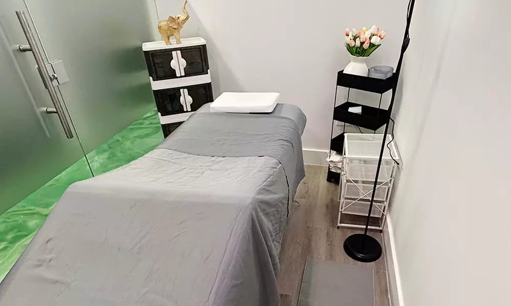 1 or 2 60-Min Cleaning/Energizing Facial, Facials Detox For Men & More