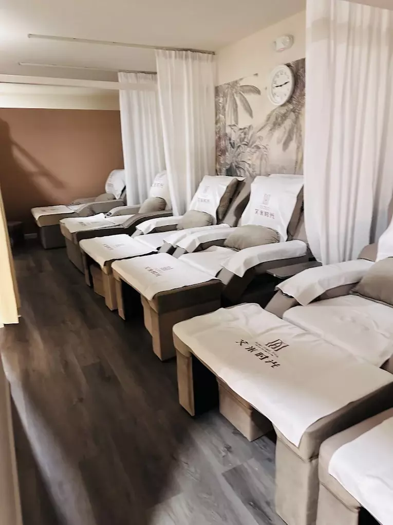 1 or 2 60- or 90-Min Deep-Tissue or Swedish Massages with Hot Stones at AIMI TIME II 艾米时光 养生馆2 店 (Up to 50% Off) - Second Medium
