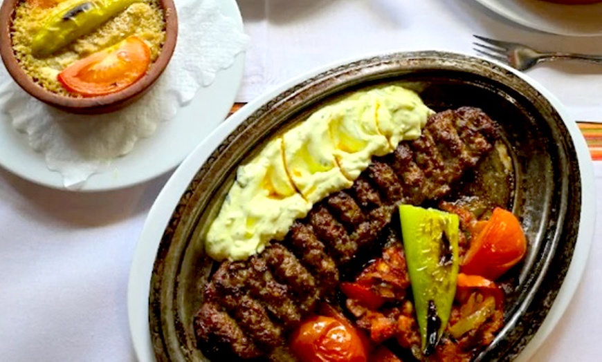 Image 2: Orientalisches 3-Gänge-Menü für 1 oder 2 Personen