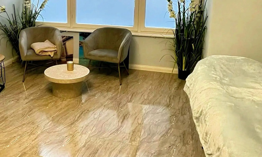 Image 7: Wimpernverlängerung mit 1:1- oder 2D-3D-Volumentechnik für 1 Person