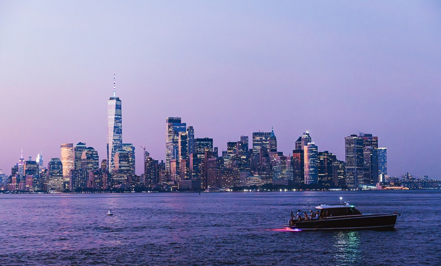 Image 3: NYC Cruises: Sightseeing & Sunset Tours from Manhattan
