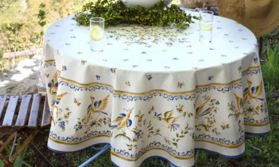 Nappe provençale anti-tache 100 % polyester moustier Promo Linge