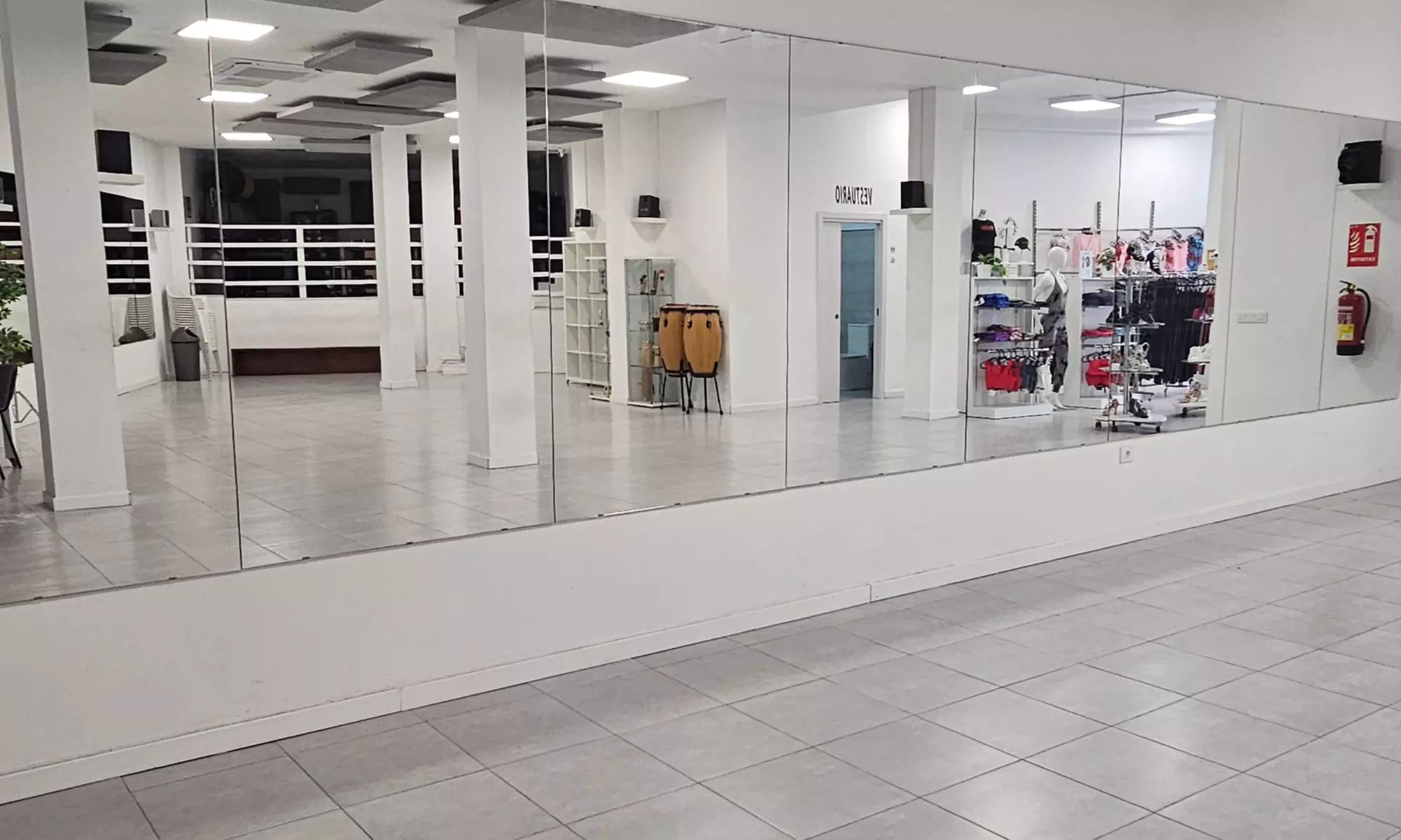 Clases de salsa y bachata durante 1 mes para 1, 2 o 4 personas