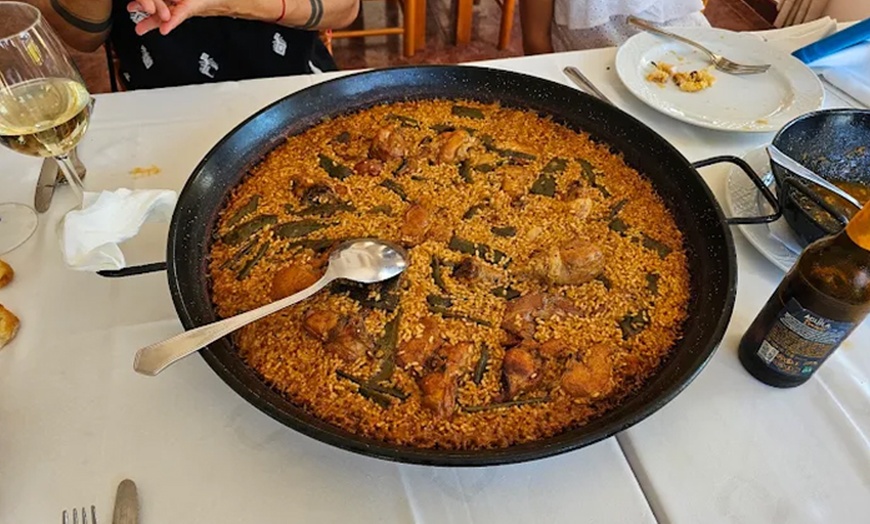 Image 2: Arroz para 2 o 4 personas con paella y opción a paseo en barca
