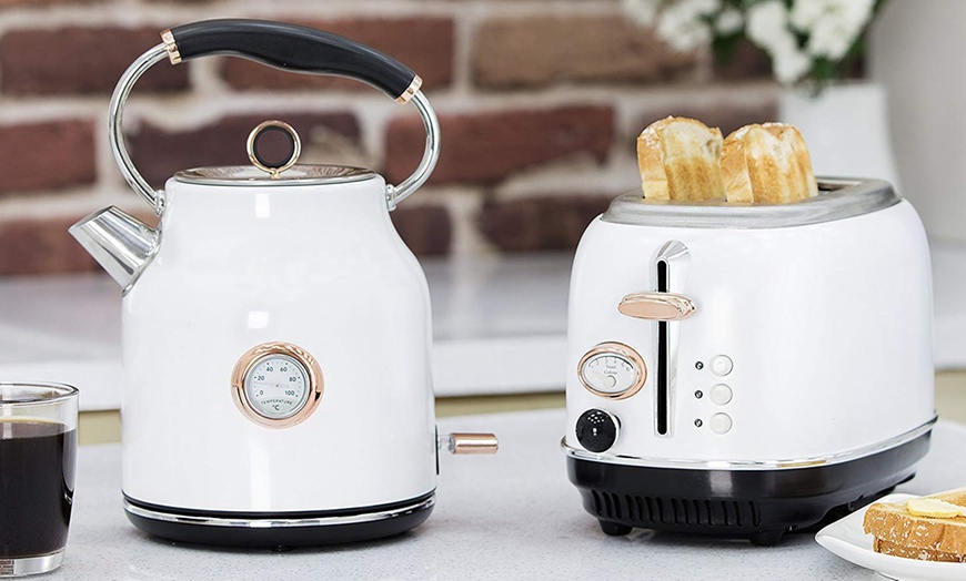 Image 9: Tower Kettle and Toaster