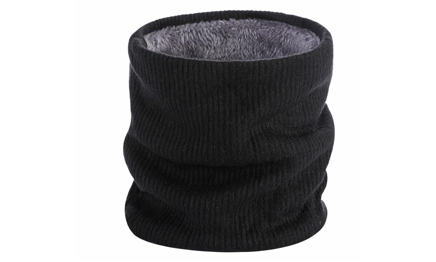 Image 2: Bufanda tipo braga con tejido suave y acanalado e interior afelpado