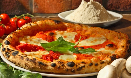 Menu pizza con dolce e birra per 2 o 4 persone al Ristorante Pizzeria Targa Food (sconto fino a 59%)
