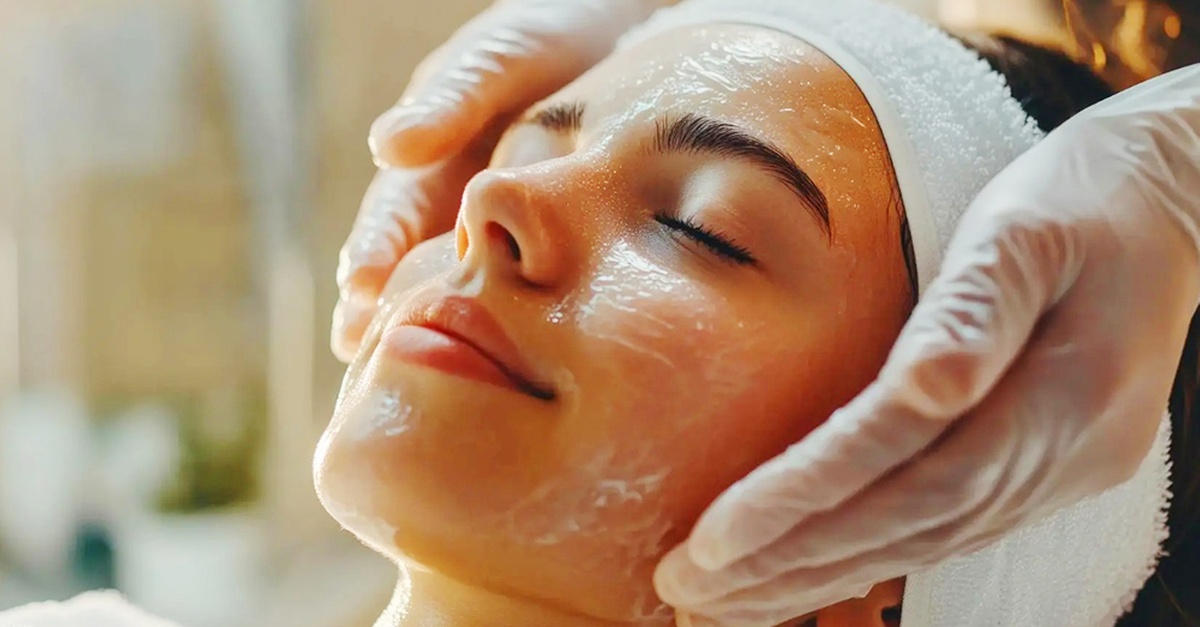 Limpieza facial con extracción, mascarilla y luz LED en Zaragoza