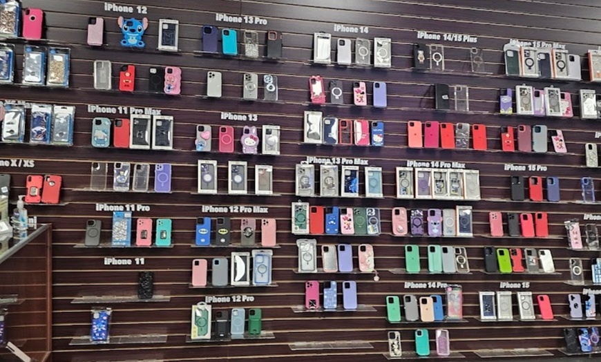 Image 4: iPhone XR/ iPhone 11/ iPhone 12, 13, 14, 15 or Prox Max Screen Repair 