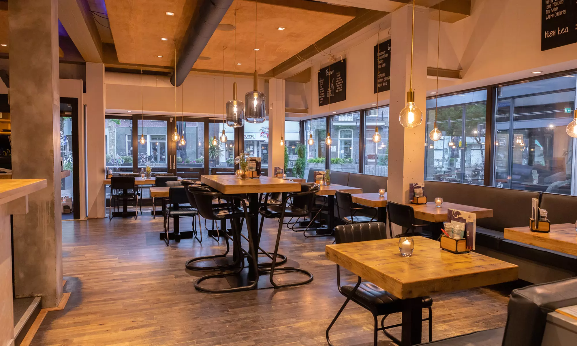 Burger met cocktail in Assen