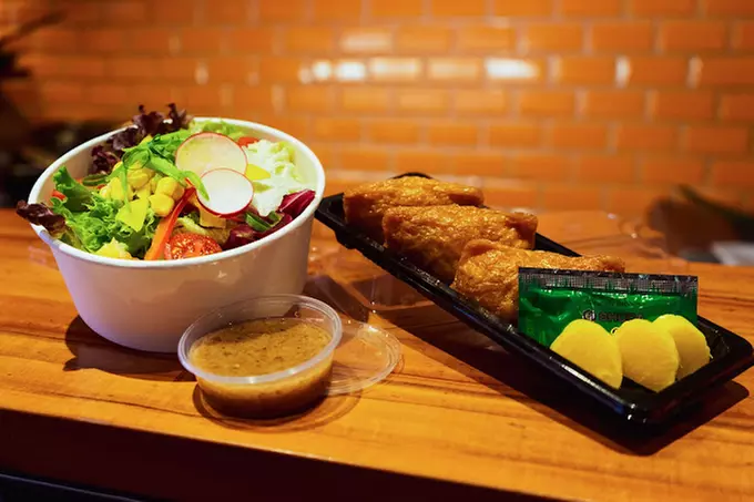 Japanisches Lunch-Menü to go inkl. Vorspeise, Donburi & Grüntee