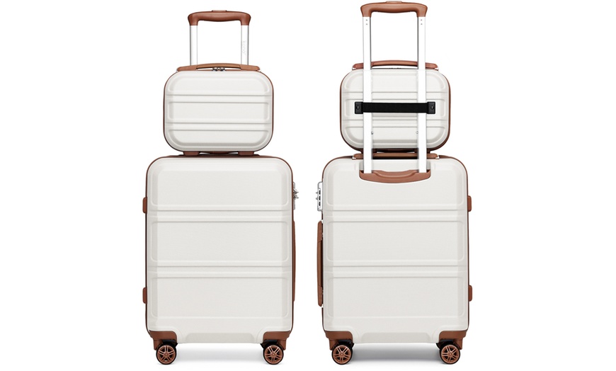 Image 13: Three-Piece Suitcase and Holdall Bag Set
