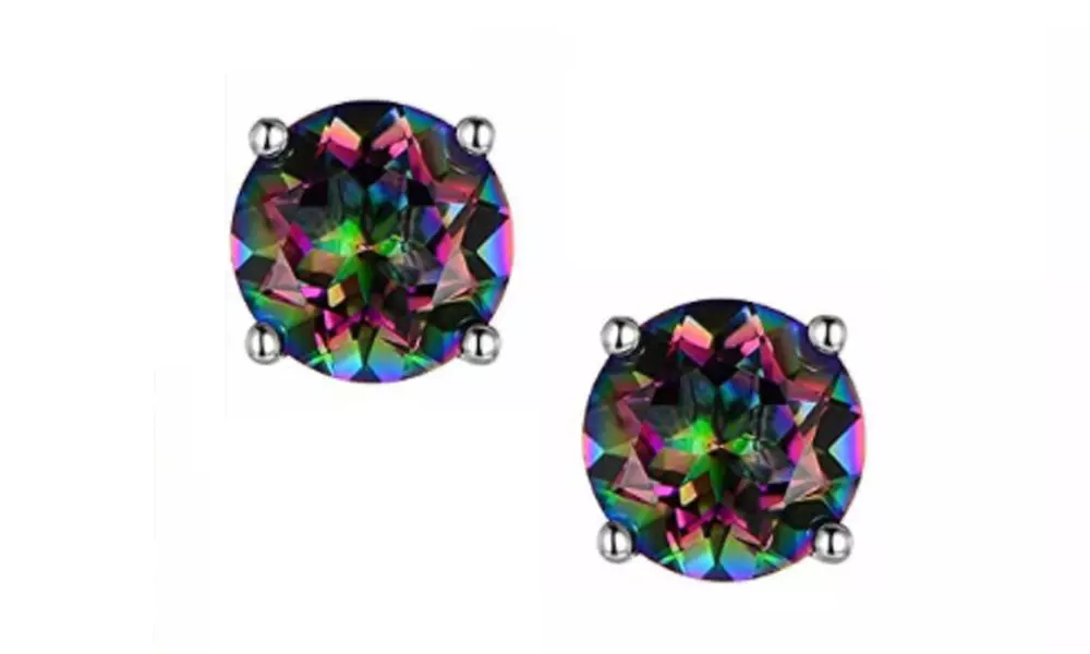 Runde oder quadratische Ohrstecker mit Zirkonen