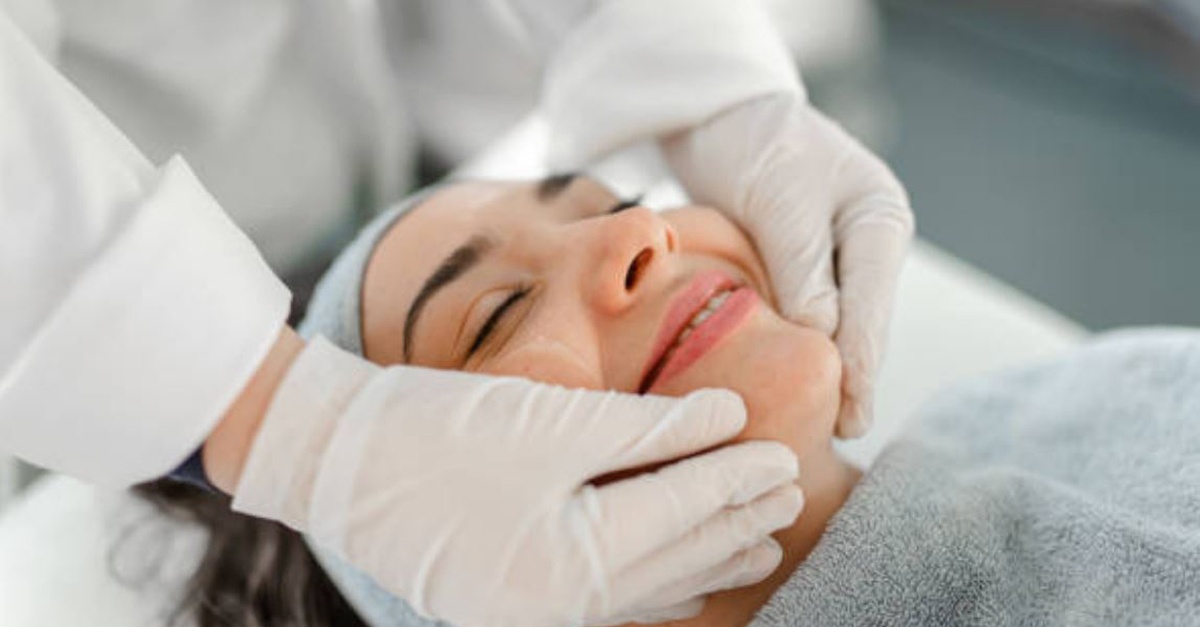 Limpieza facial básica o profunda en Barcelona