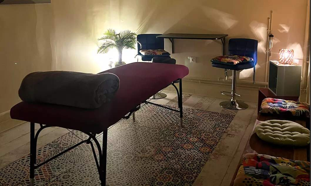 Massage bien-être californien, modelage élimination et madérothérapie avec Keur Lisa (jusqu'à 33% de remise) - Image 2