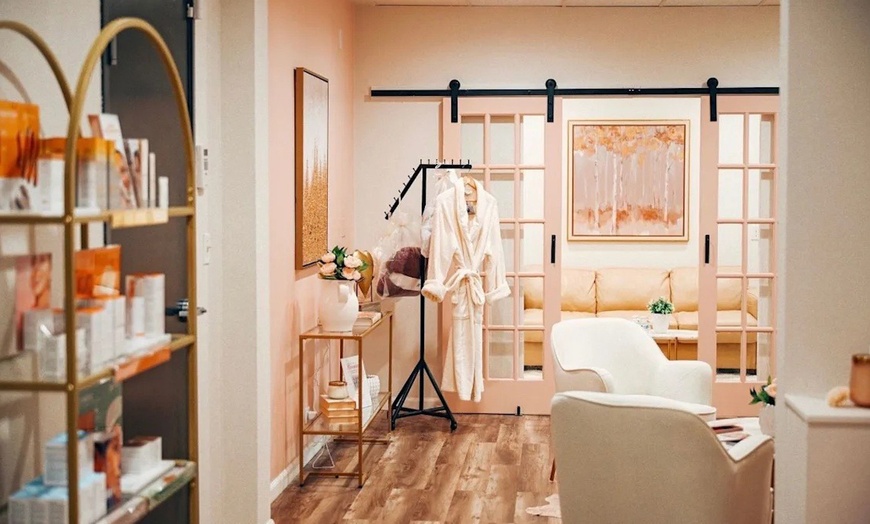 Image 3: 30-Min IPL Sessions (Intensive Pulse Light Therapy) for Face & Neck
