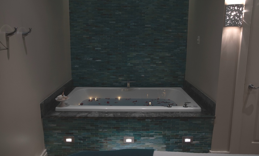 Image 7: 50 or 80-min Individual or Couple's Massage Experience @ Poseidon Spa