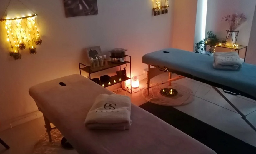 Image 1: Évasion sensorielle avec un modelage californien