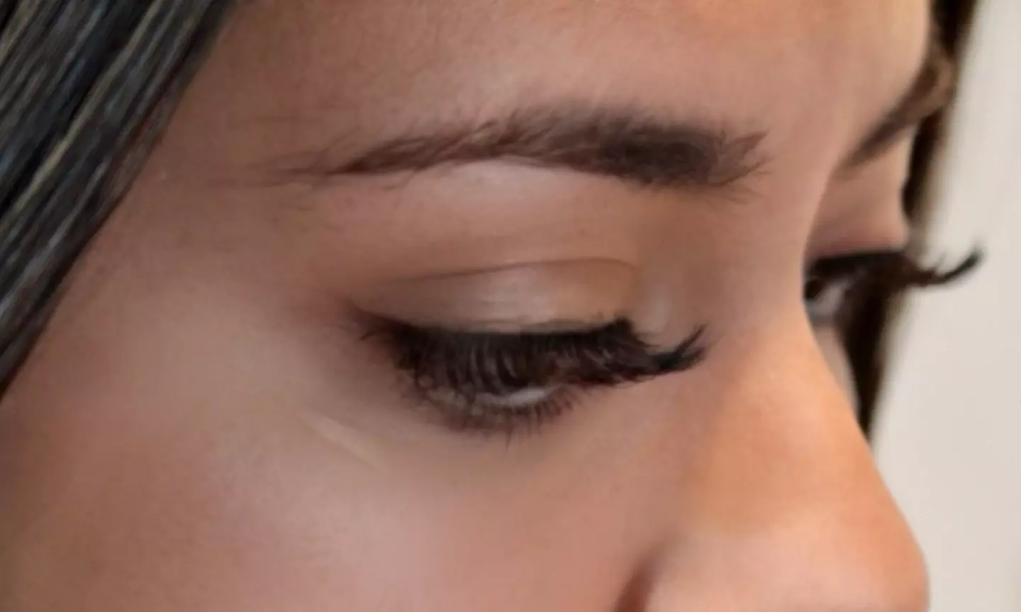 Quick Lash with Lash Cluster Application for Instant Volume