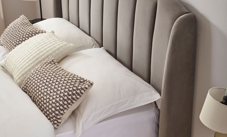 Image 11: Aurelia Winged Upholstered Bed 