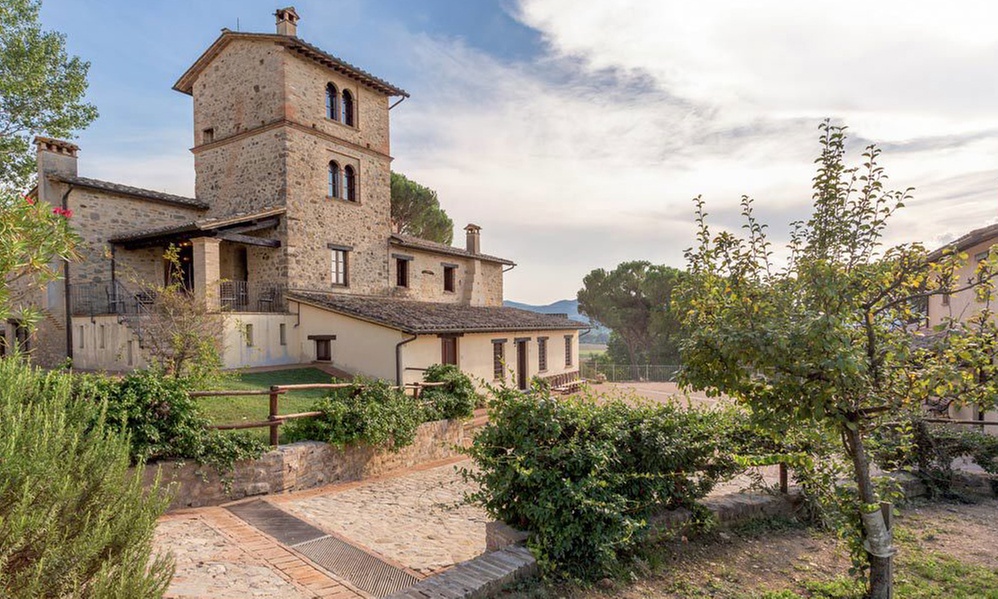 Perugia, Montone: Soggiorno per 2, 3 o 4 persone in mezza pensione