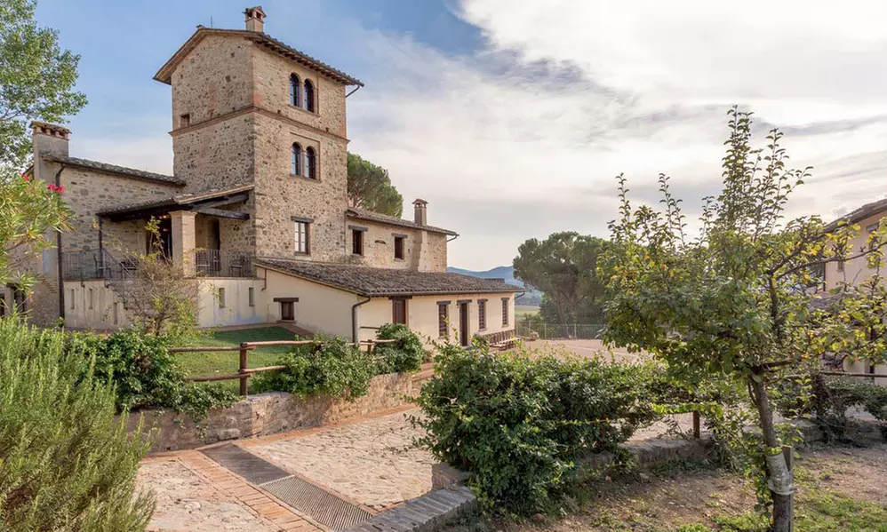 Perugia, Montone: Soggiorno per 2, 3 o 4 persone in mezza pensione presso GH Borgo Pulciano Agriturismo - Primary Image