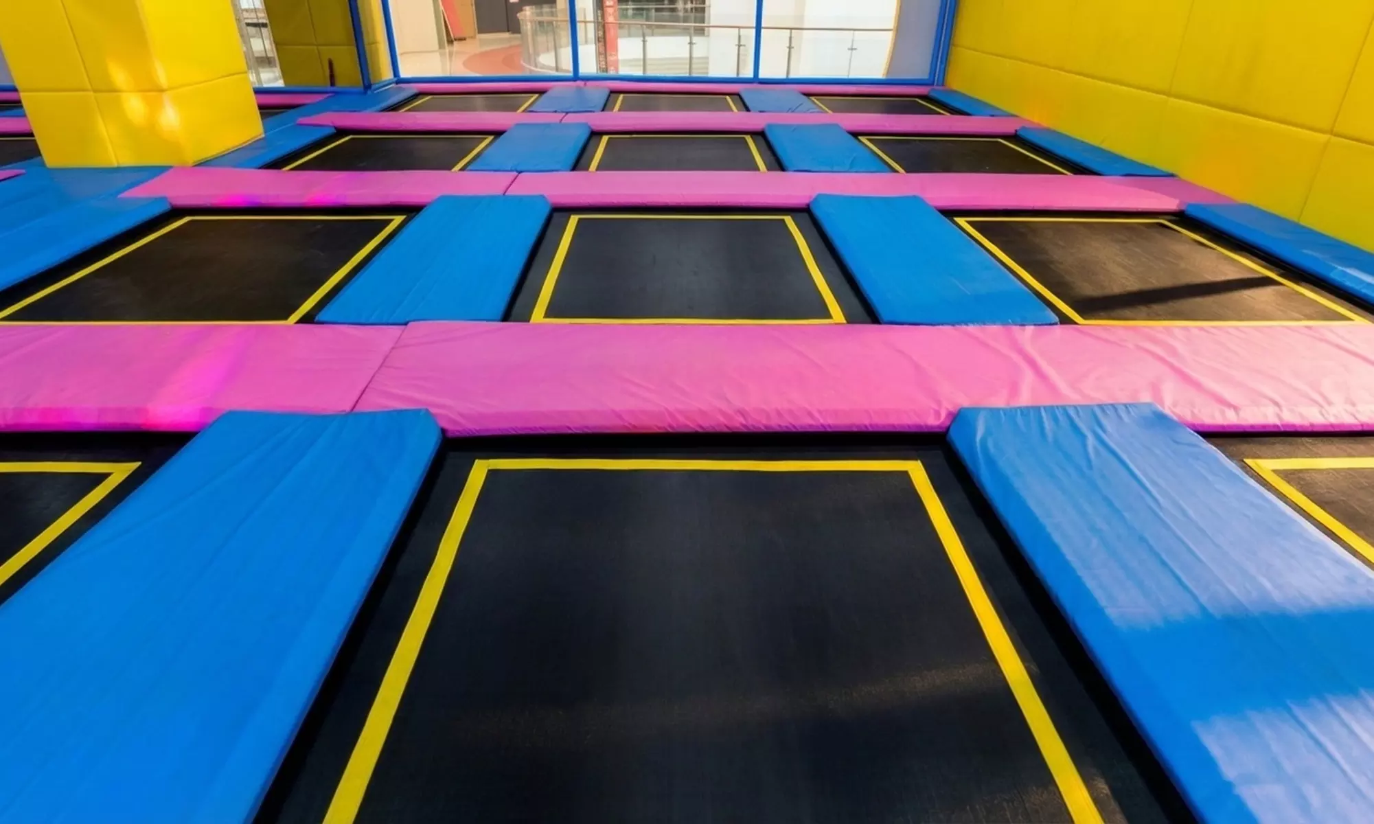 Sautez, riez, recommencez... Le trampoline du Palladium vous attend