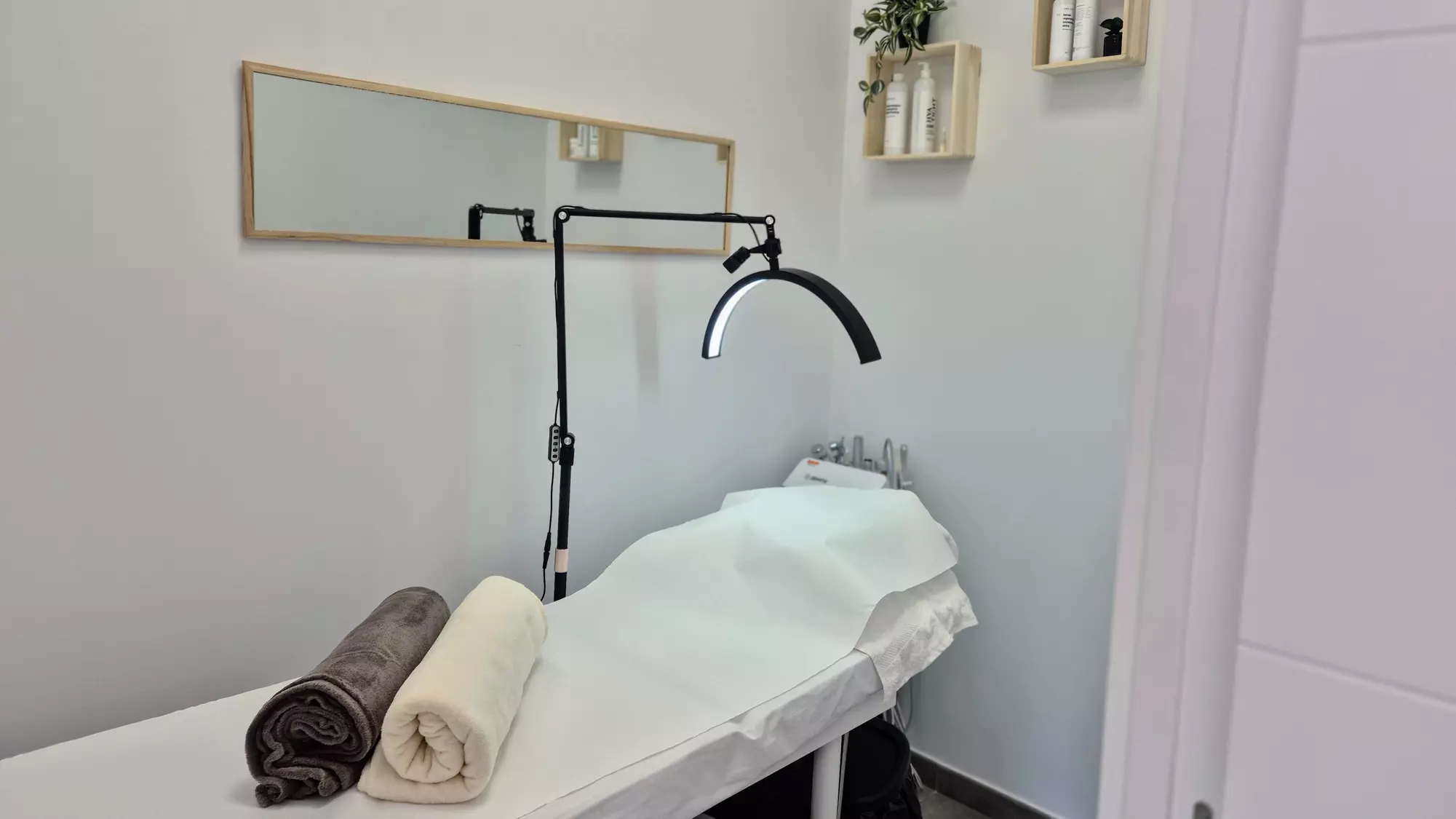 Limpieza facial profunda y tratamientos antiedad