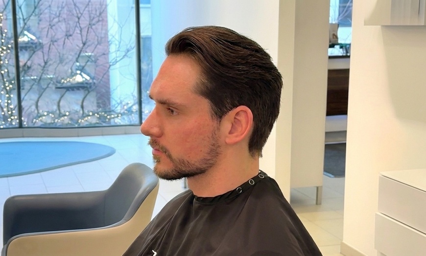 Image 8: Men's Haircut & Style with Optional Oribe Serene Scalp Scrub