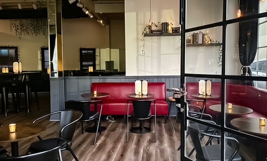 Image 10: $50 or $100 to Spend on Food and Drink