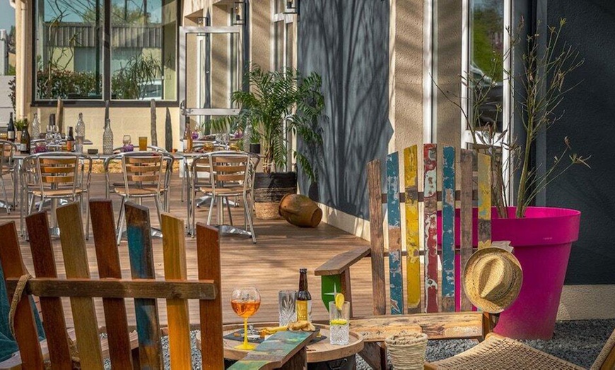 Image 5: Brunch ou dîner savoureux au restaurant du Village 49