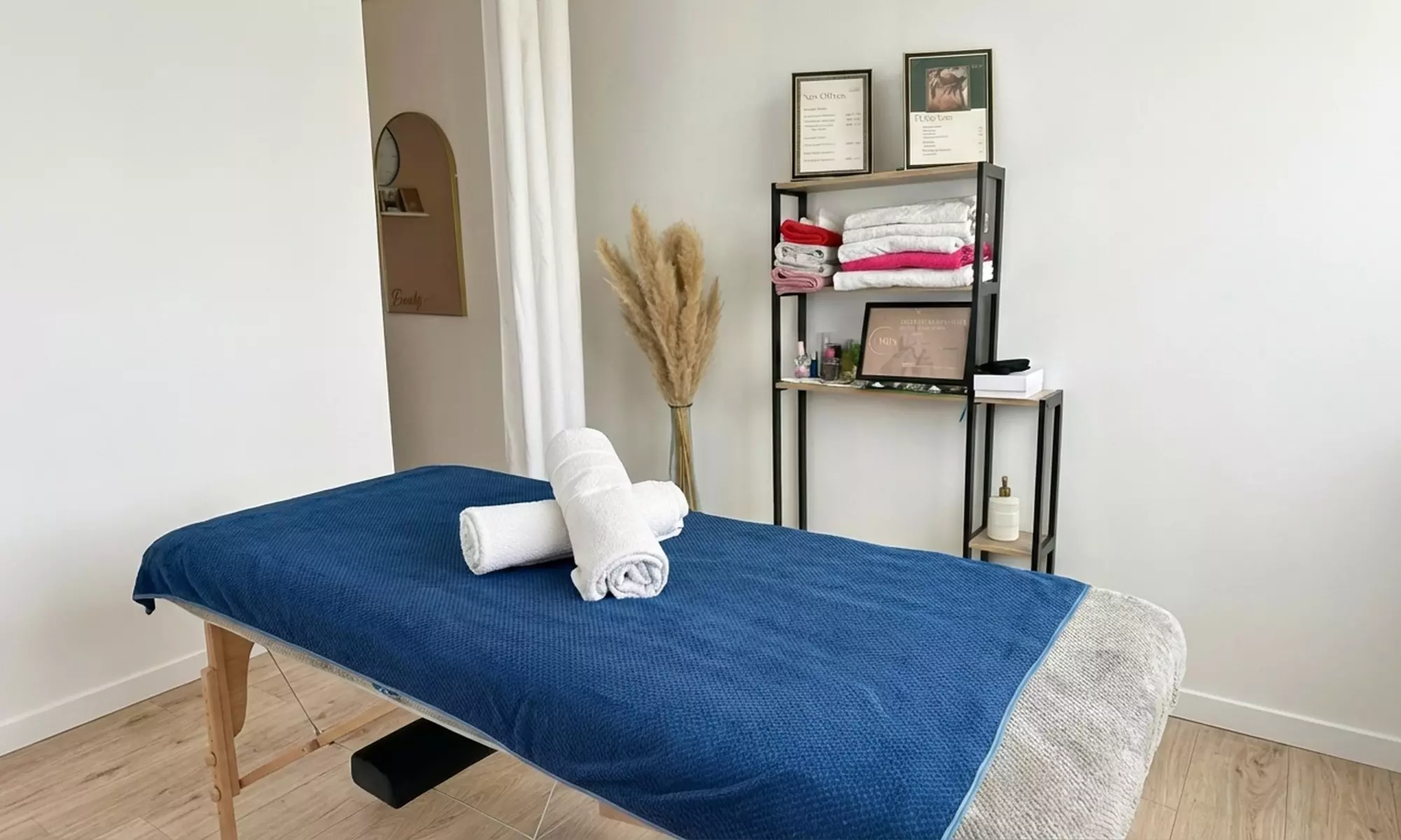 Massage relaxant du corps et du visage chez Luxury Lashes