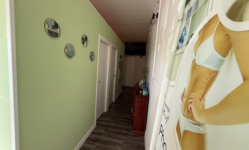 Image 6: Limpieza facial y opción a radiofrecuencia en rostro, cuello y escote