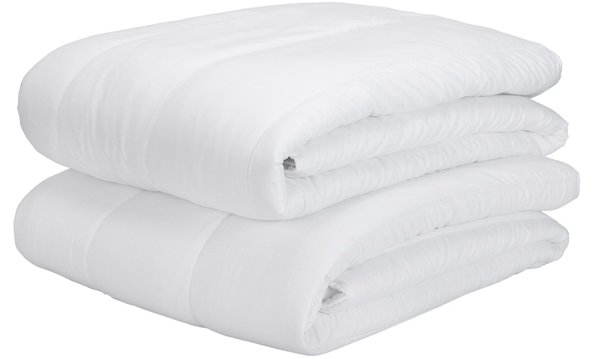 Image 4: Pikolin Home 4 seizoenen hypoallergenic microfiber Nordic dekbed