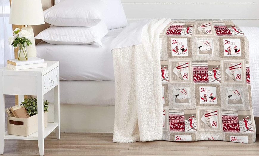 Image 7: Plaid réversible sherpa et microfibre