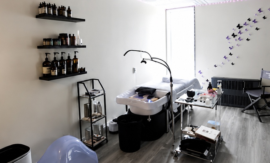 Image 5: Head Spa & Aromatherapy with Massage or Facial & Sparkling Wine