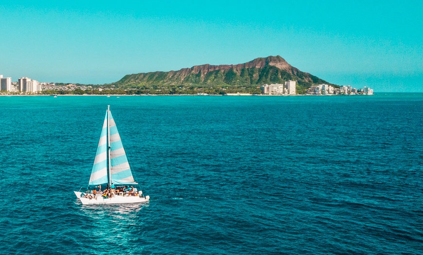Image 2: Up to 40% Off Turtle Canyon Snorkel Sail – Waikiki Adventure
