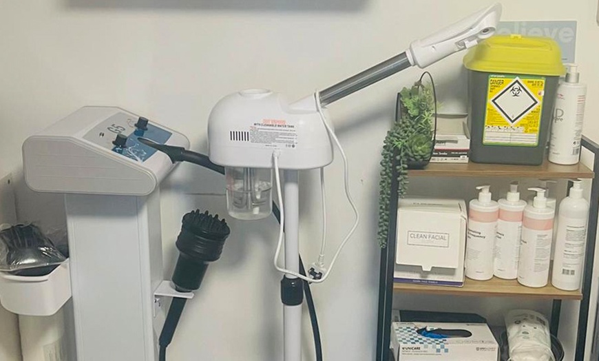 Image 2: Deep Cleanse Facial or Relaxing HydraFacial with LED Light Therapy