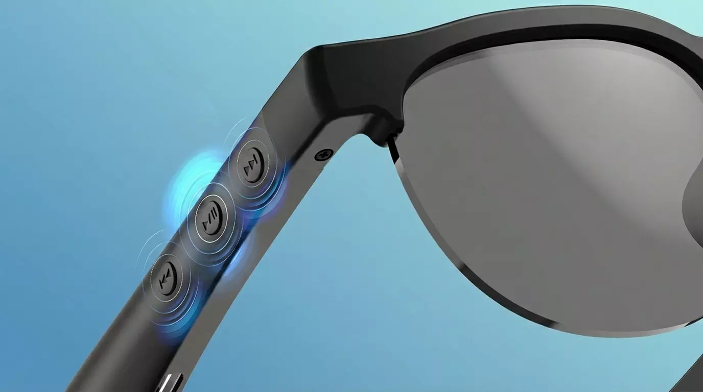 Occhiali smart con auricolari integrati