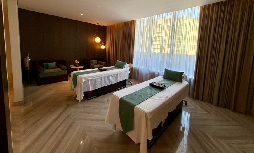 Image 3: Enjoy 60 or 90-Min Classic Spa Treatment by Expert Therapists