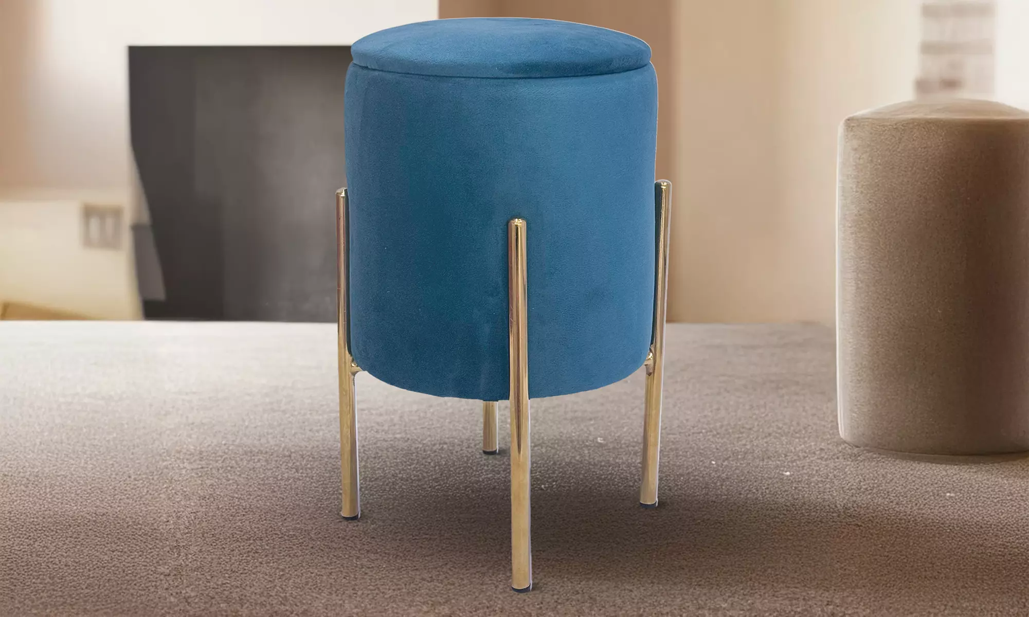 Puf de terciopelo con espacio de almacenamiento