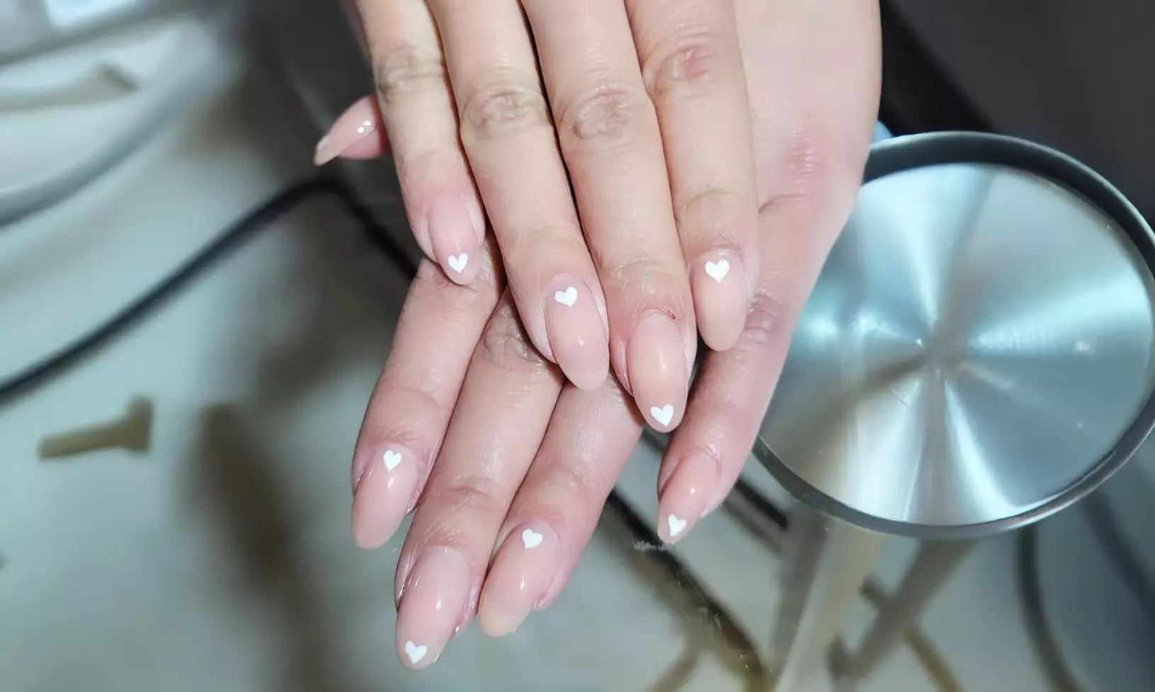 Manicura y/o pedicura normal o semipermanente y primera puesta de uñas